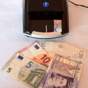 Aparat de verificat bani bancnote